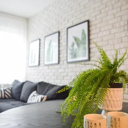 The Black & White Oasis Apartament *